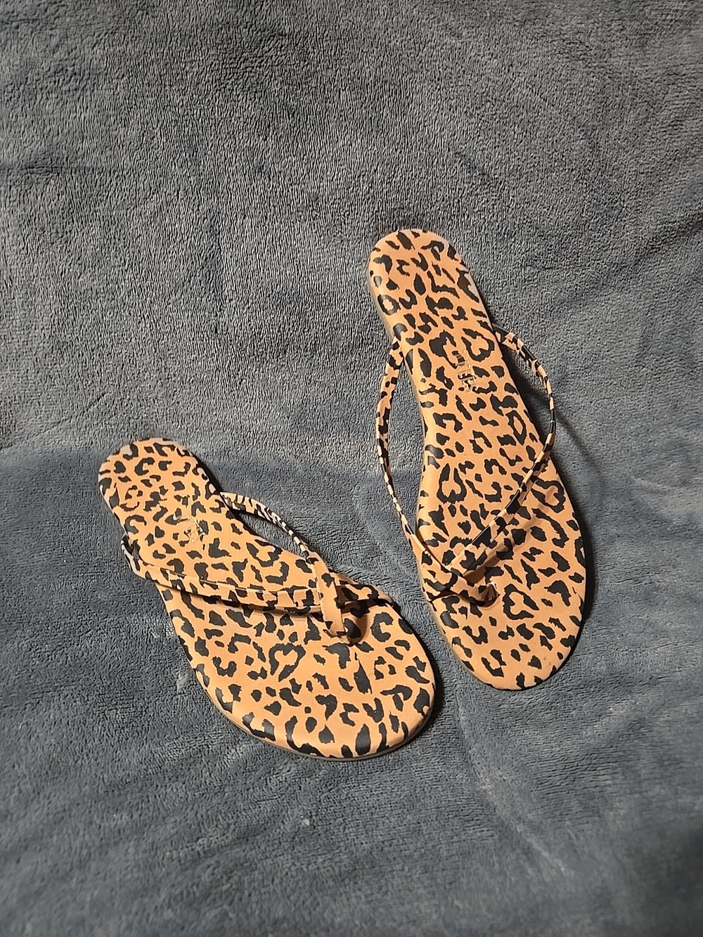 TKEES Foundations Matte Flip Flops Leapord Print Leather Summer Beach Sz 8